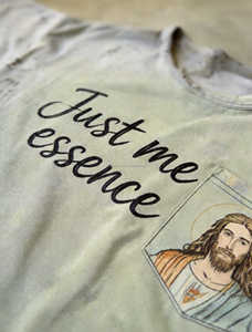 Camiseta vintage personalizada para hombre, estilo acid wash, cuello redondo, algodón grueso, impresión DTG, corte cuadrado, desgastada, con gráfico. - Product Image 3