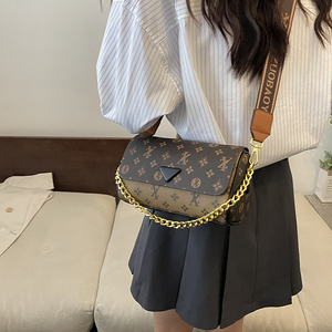 Sacs pour femmes vendus par des usines de fabrication chinoises, avec décorations de chaînes cylindriques sur les bretelles. 2817 - Product Image 6