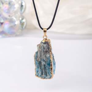 Kalung Liontin Batu Alam Perhiasan Batu Permata Tidak Beraturan Kalung Boho Hadiah Wanita Buatan Tangan Unik Manis untuk Dipakai Sehari-hari - Product Image 4