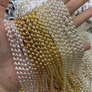 Perles d'imitation de forme ronde de 8 mm de couleur rouge en stock, de bonne qualité pour la fabrication de bijoux et d'accessoires DIY - Product Image 3