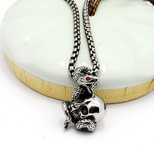 Yunnique – collier avec pendentif en forme de crâne de serpent pour hommes, en acier inoxydable, Style Punk, bijoux 316L, Design géométrique - Product Image 2