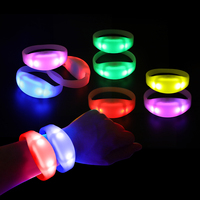 Bracelets LED RGB personnalisés pour adultes, bracelet RFID magnétique en tissu pour Thanksgiving, la Saint-Valentin, Diwali, Ramadan, la remise des diplômes