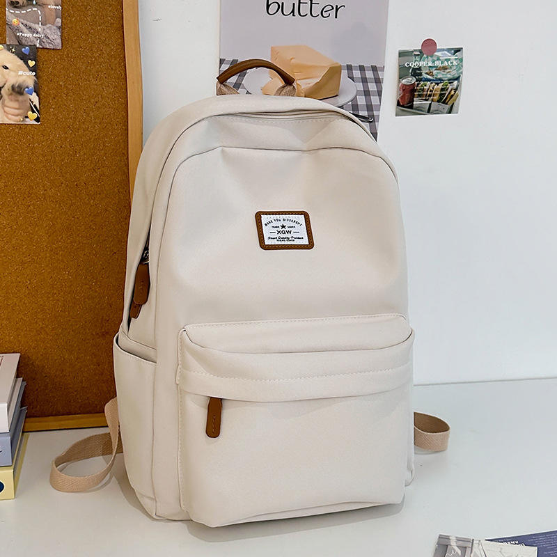 Blanc cassé sans pendentifs