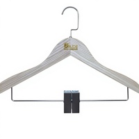 Cintres en bois de style crochet et pince pour usage domestique, faible quantité minimale de commande