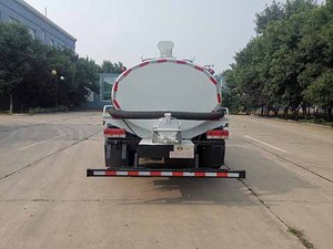 Camion de nettoyage de voirie Dongfeng à 4 roues avec aspiration des eaux usées, balayeuse routière, moteur diesel automatique, pompe à aspiration des eaux usées Euro 6 - Product Image 5