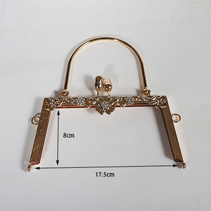 Borsa portatile di lusso da donna di ricambio con struttura in metallo <span class=keywords><strong>Kiss</strong></span> fibbia borsa serratura con motivo in rilievo per maniglia in metallo piccolo - Product Image 3