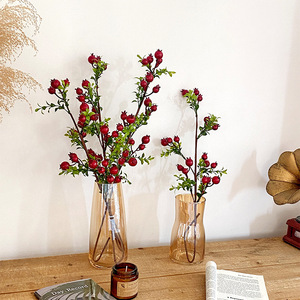 ช่อดอกไม้ผลทับทิมประดิษฐ์ 6 ก้าน สีแดงเข้ม ของตกแต่งบ้านสำหรับตรุษจีน อุปกรณ์ประกอบฉากงานแต่งงาน - Product Image 2