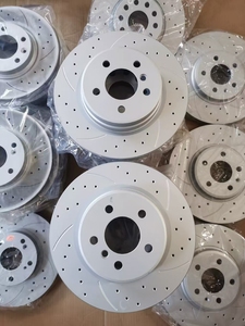 Kit de frein à disque avant pour Renault CLIO/<span class=keywords><strong>KANGOO</strong></span> modèle 2021 Gauche/Droite Plaquettes et disques en fibre de carbone Neuf Garantie 12 mois Professionnel - Product Image 4