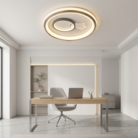 Plafonnier d'intérieur de luxe mettant en valeur des détails modernes en forme de papillon et une structure à double anneau pour appartements haut de gamme sophistiqués