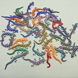 Figurine de gecko articulée imprimée en 3D, multicolore, réaliste, pour chat, jouet de dérivation, animal articulé, décoration de bureau, ornement de collection - Product Image 2