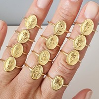 À la mode personnalisé Vintage plaqué or réglable en acier inoxydable 12 mois naissance fleur forme ovale anneaux en or pour les femmes
