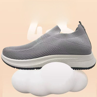 Chaussures décontractées pour hommes très vendues, avec empeigne en maille respirante, semelle souple, faciles à enfiler, légères, pour intérieur et extérieur
