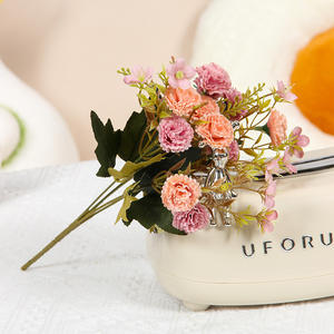 Großhandel Künstliche Kleine Rosensträuße Seiden-Tee-Rosen Kugelförmig Valentinstag Restaurant Tisch Dekorative Blumen - Product Image 4