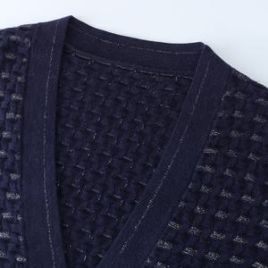 Maglieria <span class=keywords><strong>di</strong></span> lusso personalizzata con scollo a V Navy monopetto <span class=keywords><strong>in</strong></span> <span class=keywords><strong>cotone</strong></span> marca Cardigan lavorato a maglia <span class=keywords><strong>in</strong></span> <span class=keywords><strong>filo</strong></span> dorato maglione donna - Product Image 3