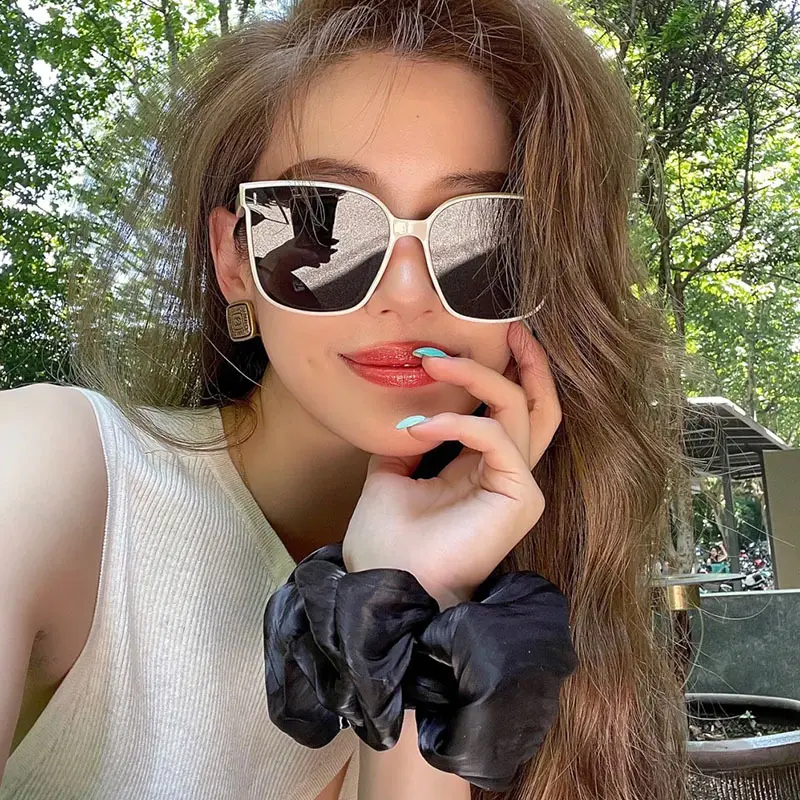 2021 new female fashion retro small frame tan sunglasses show small face style Instagram style