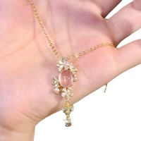 Collier ras-du-cou de luxe léger en cristal rose et zircon, motif floral rêveur, collection 2026 Retro Palace