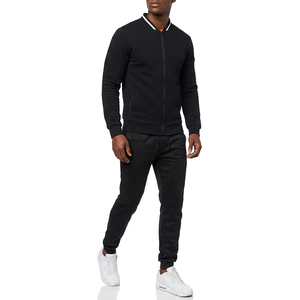 Ensemble de survêtement zippé avec poches zippées pour homme – Tenue d'entraînement de sport ajustée pour l'hiver – Ensemble deux pièces moderne à manches longues - Product Image 1