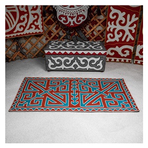 Vente en gros de tapis Shyrdak traditionnels en feutre faits à la main Shyrdak Zhebe avec de beaux motifs pour un usage domestique - Product Image 1