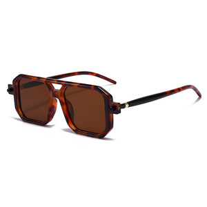Wholesale Customized Retro Classic Double Bridge <b>Square</b> Unisex <b>Sunglasses</b> with UV400 Polarized Lenses Fashion Accessory - Product Image 4