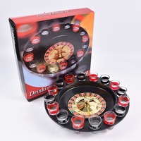 Vente en gros usine Chine : Ensemble de jeu de roulette russe 16 verres en plastique noir pour KTV et soirées, avec plateau de jeu, emballage boîte couleur et blister