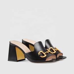 Sandalias de mujer con tacón <span class=keywords><strong>bajo</strong></span> cuadrado y grueso, estilo peep toe, con diseño Horsebit, de PU blanco, para exteriores. - Product Image 5