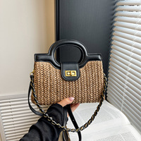 Sac fourre-tout tendance en paille tressée avec chaîne, poignée supérieure en cuir PU, sac à bandoulière pour femme, idéal pour les vacances d'été et la plage
