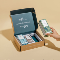 Boîte d'expédition en carton ivoire pour cosmétiques, avec revêtement UV, pelliculage mat, gaufrage, doublure en éponge, biodégradable et fermeture magnétique