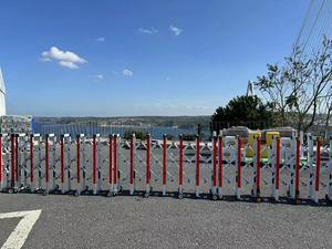 Modern <b>Retractable</b> Manual Road Barrier Expanding Aluminum Alloy Portable Barrier Courtyard Warehouse Hotel Industrial Hospital - Product Image 2
