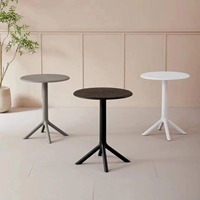 Table de bistrot en polypropylène léger au design minimaliste, entièrement en plastique PP, couleurs personnalisées, pour l'extérieur, hôtel, appartement