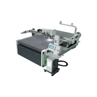 Machine de découpe numérique textile automatique à plat oscillante pour jeans à jambes larges, vestes en jean, tissus skinny et dentelle