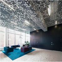 Panneaux en aluminium perforés ignifuges pour système suspendu, installation facile, de forme carrée, pour usage commercial, approvisionnement en gros pour hôtels