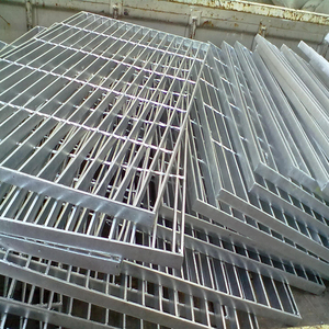 Grille de <span class=keywords><strong>marche</strong></span> en <span class=keywords><strong>acier</strong></span> antidérapante dentelée, couverture de plateforme, passerelle, grille en <span class=keywords><strong>acier</strong></span> doux galvanisé - Product Image 2