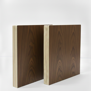 Contreplaqué de qualité supérieure avec placage en noyer et chêne - Contreplaqué PS avec placage en noyer, surface plane, poncé des deux côtés - Product Image 1