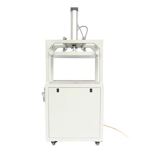 Commerciële automatische compressie-sealmachine voor het transport en opslag van donsjassen, pluche speelgoed en andere artikelen. - Product Image 1