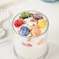 Bougie gâteau fantaisie faite à la main avec glaçage et pépites réalistes, bougie en cire de soja à combustion longue durée pour la décoration de chambre d'enfant