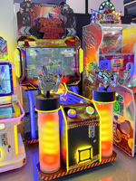 Machine de jeu d'arcade d'intérieur de haute qualité pour enfants, simulateur de tir au pistolet Gatlin personnalisé à 2 joueurs avec écran de 32 pouces, fonctionnant à monnayeur