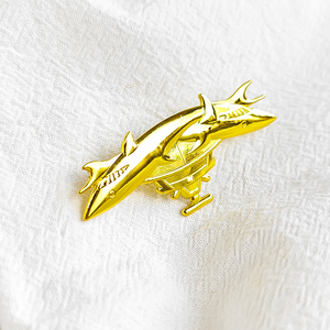 Pin Metálico de Aleación de Zinc con Recubrimiento Duro, Esmaltado, Ecológico, Chapado en Oro, con Logotipo Personalizado, de Alta Calidad - Product Image 5