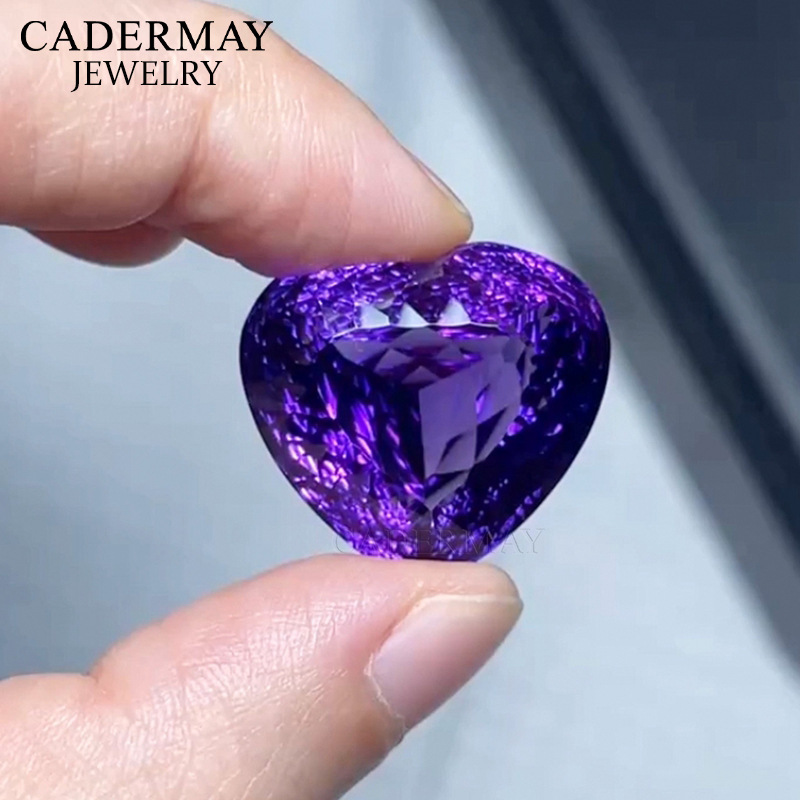43.42ct Color: Vivid Purple