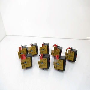 Controlador de Programación PLC ES21-CS0001, Bloque de Contacto de Parada de Emergencia, Lote de 8 - Product Image 1