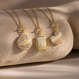 Collar con Colgante de Perla de Acero Inoxidable Chapado en Oro de 18K con Logotipo Personalizado al por Mayor, con Cadenas para Fiestas y Eventos - Product Image 5