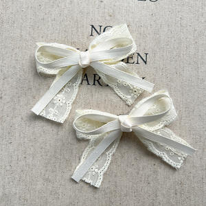 Pinza de Pelo Lateral para <span class=keywords><strong>Mujer</strong></span>, Hecha a Mano, Retro, Fresca, Beige, con Encaje Bordado, Estilo Bohemio Pastoral, Tipo Pato - Product Image 1