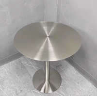Table de salle à manger en métal imperméable pour l'extérieur - Table basse ronde de style industriel pour bistrot et jardin