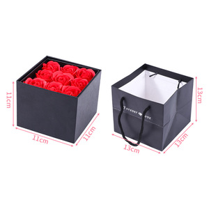 Scatola Portagioie Rotante Quadrata con 9 Fiori, Espositore con Tecnica di Bronzatura, Cartone Grigio Speciale, Regalo per <span class=keywords><strong>San</strong></span> <span class=keywords><strong>Valentino</strong></span> - Product Image 3