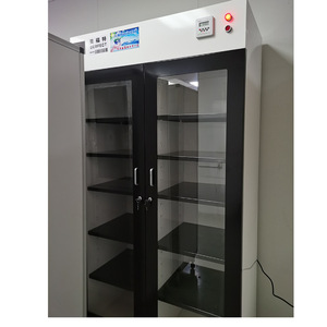 Armoire d'hôpital parfaite en acier, 2 portes, panneau plat, durable, design minimaliste - Product Image 1