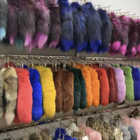Vente en gros de porte-clés décoratifs de haute qualité de la marque Libi, style streetwear, grande queue de renard moelleuse, personnalisable, quatre saisons