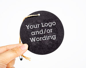 Étiquettes volantes kraft imprimées de luxe en papier rond en relief étiquettes volantes pour vêtements étiquette volante personnalisée pour marque de vêtements avec logo - Product Image 1