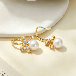 Pearl Stud Earrings For Women Gold Tone With Rhinestone <b>Bow</b> <b>Clip</b> On Earrings Fashion Geometric Design Gift Jewelry - Product Image 1