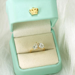 Anillo de Compromiso de Oro Amarillo de 14K con Diamante de Laboratorio Certificado por IGI, Corte Cojín de Doble Piedra, D VVS, Anillo de Boda para Mujer - Product Image 3