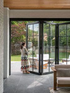 현대 디자인 에너지 효율적인 알루미늄 클래딩 강화 유리 나무 색상 접는 문 마감 표면 빌라 접이식 - Product Image 5