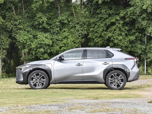 Nouvelle voiture électrique 2024 <span class=keywords><strong>Toyota</strong></span> BZ4X Pure 615 KM MAX 4x4 Version de conduite à <span class=keywords><strong>4</strong></span> roues - Product Image 5